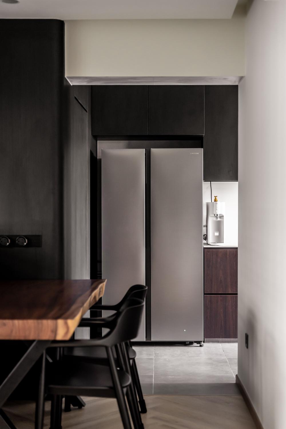 Contemporary Dining Room with Cove Lighting and Dining Table