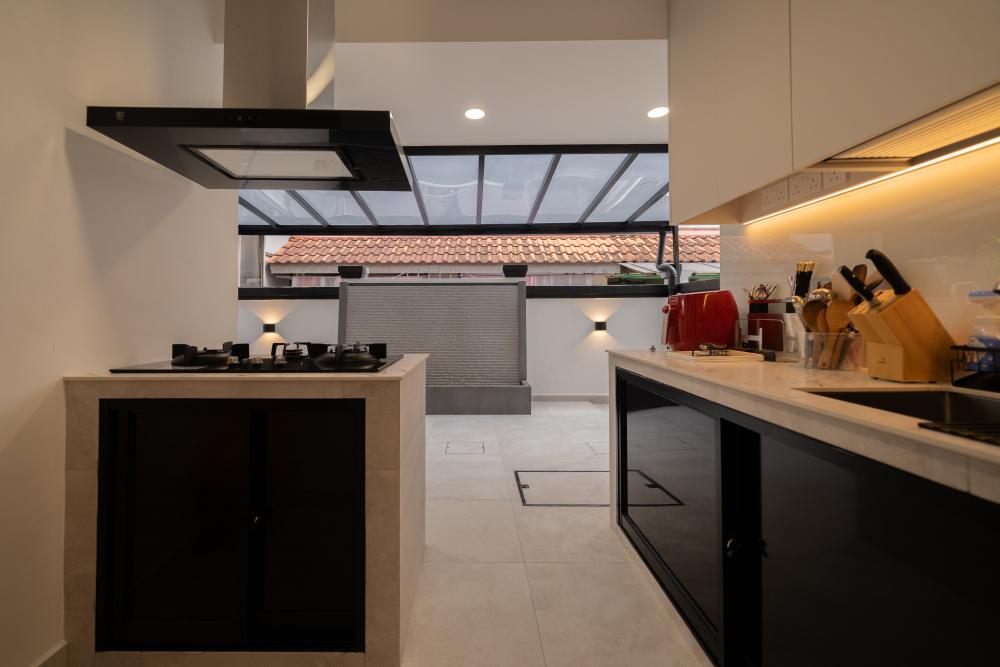 Modern Kitchen with Mosaic and Open Kitchen