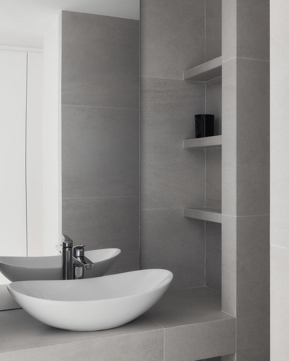 Contemporary Bathroom with Countertop and Homogeneous Tiles