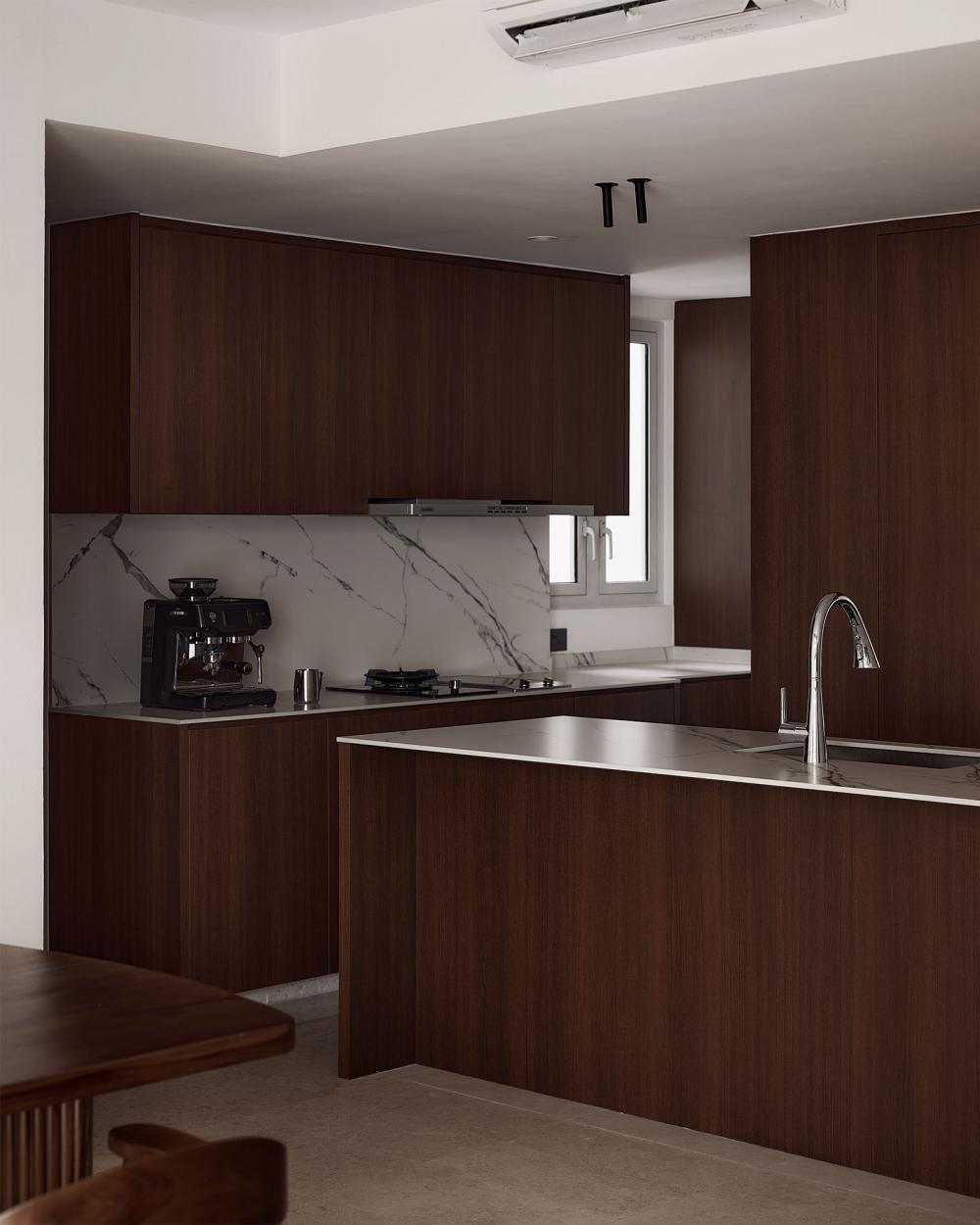 Contemporary Kitchen with Countertop and Marble Floor