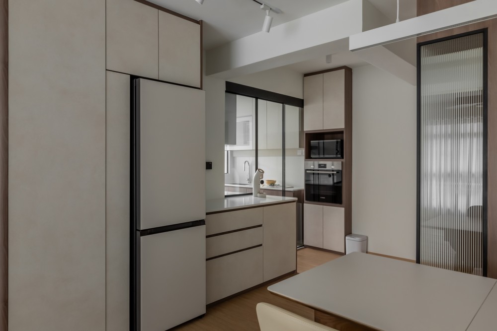 Scandinavian Dining Room with Dining Table and Dining Chairs