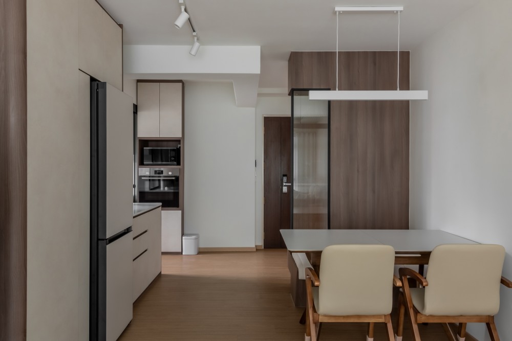 Scandinavian Dining Room with Dining Table and Dining Chairs