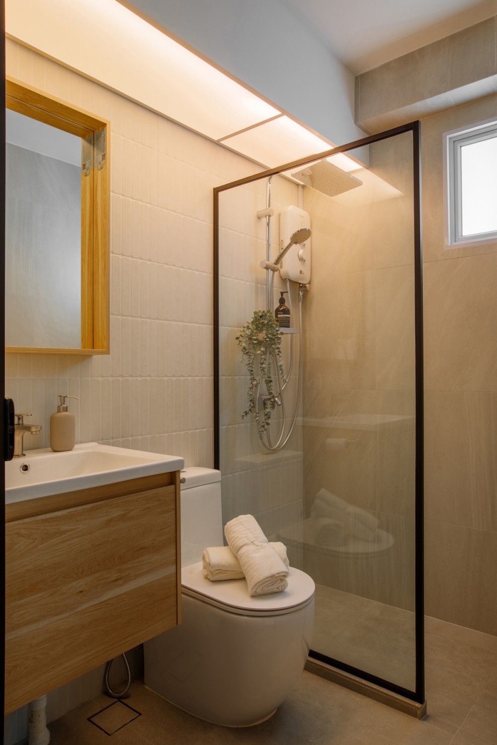 Scandinavian Bathroom with Homogeneous Tiles and Mirror