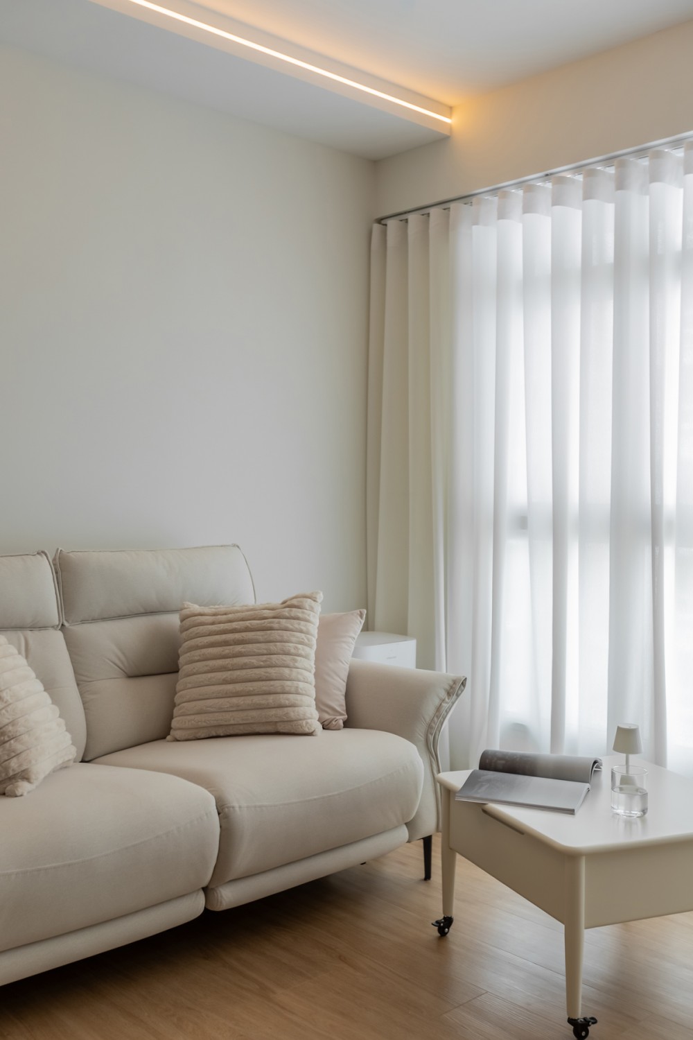 Scandinavian Living Room with Drop Ceiling and Curtain