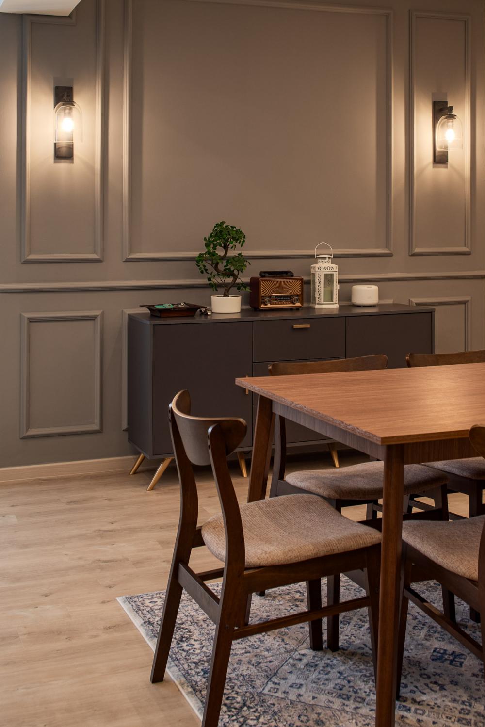 Country Living Room with Countertop and Vinyl Flooring