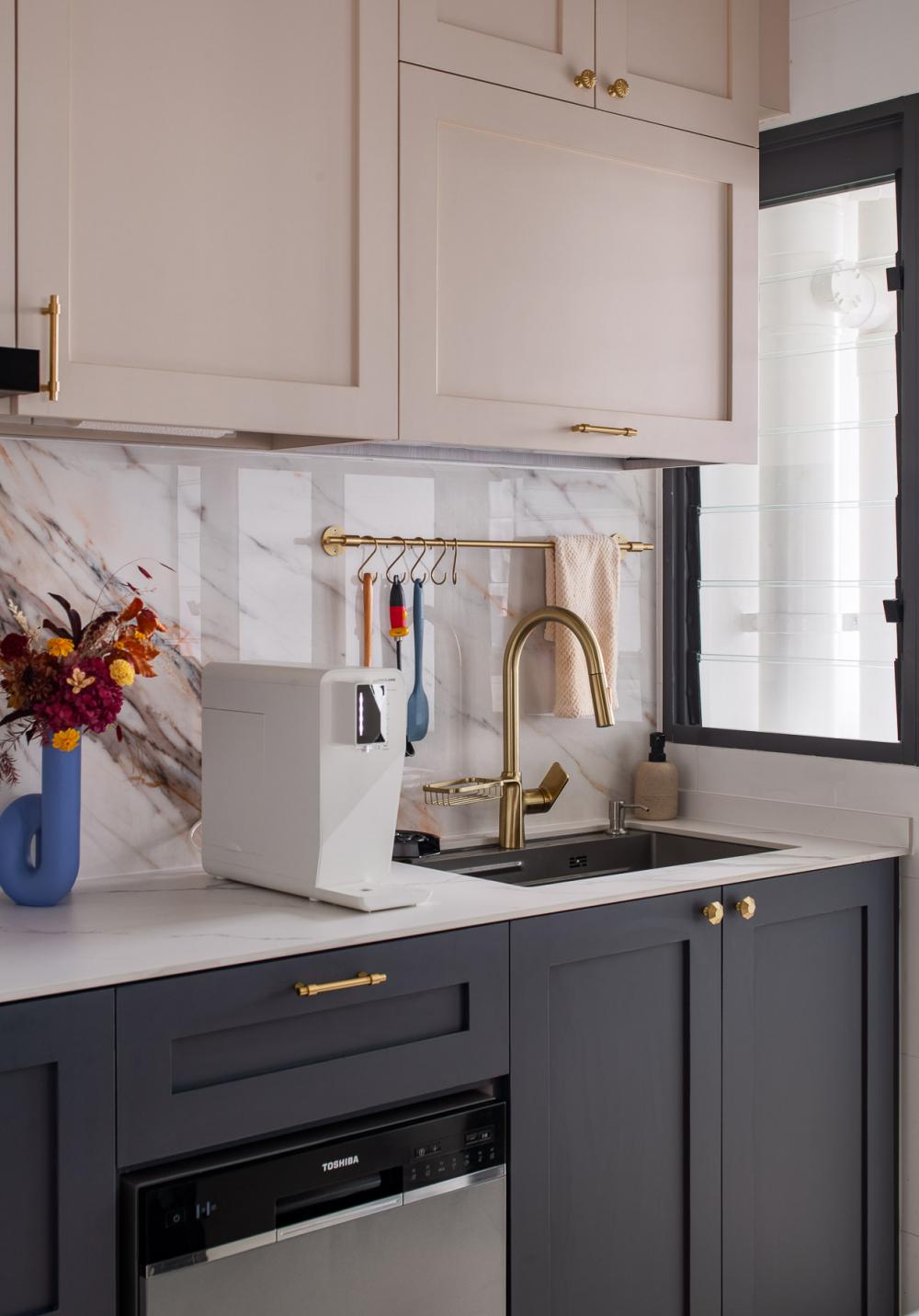 Country Kitchen with Countertop and Open Kitchen