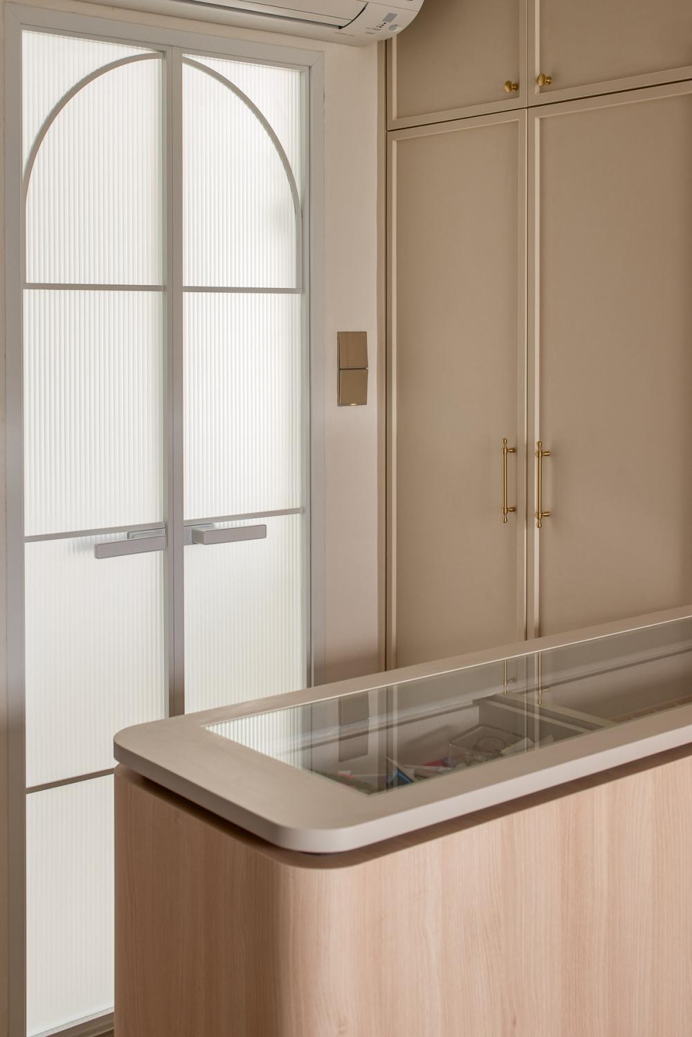 Modern Bedroom with Bookshelf and Wardrobe