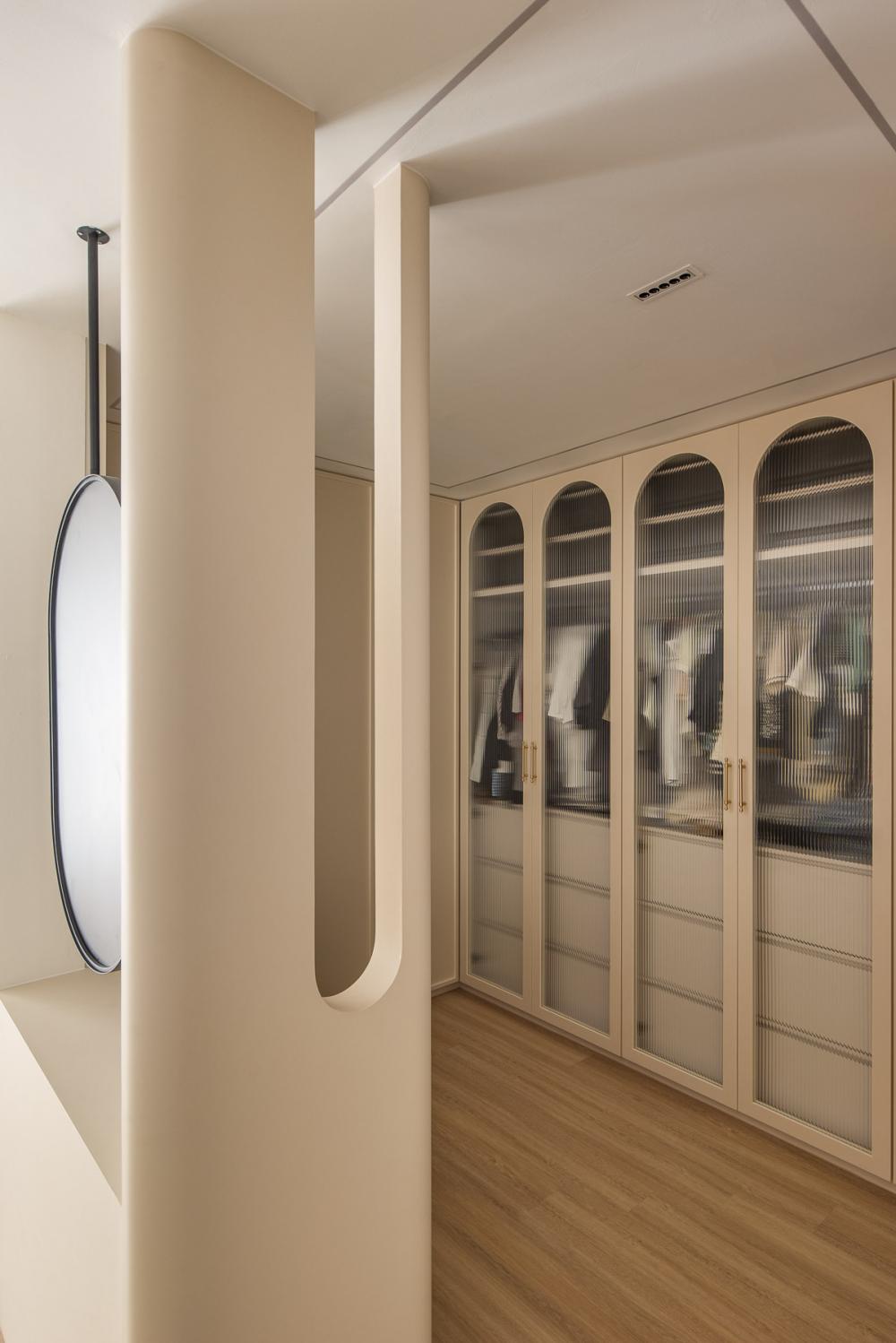 Modern Bedroom with Vinyl Flooring and Wardrobe