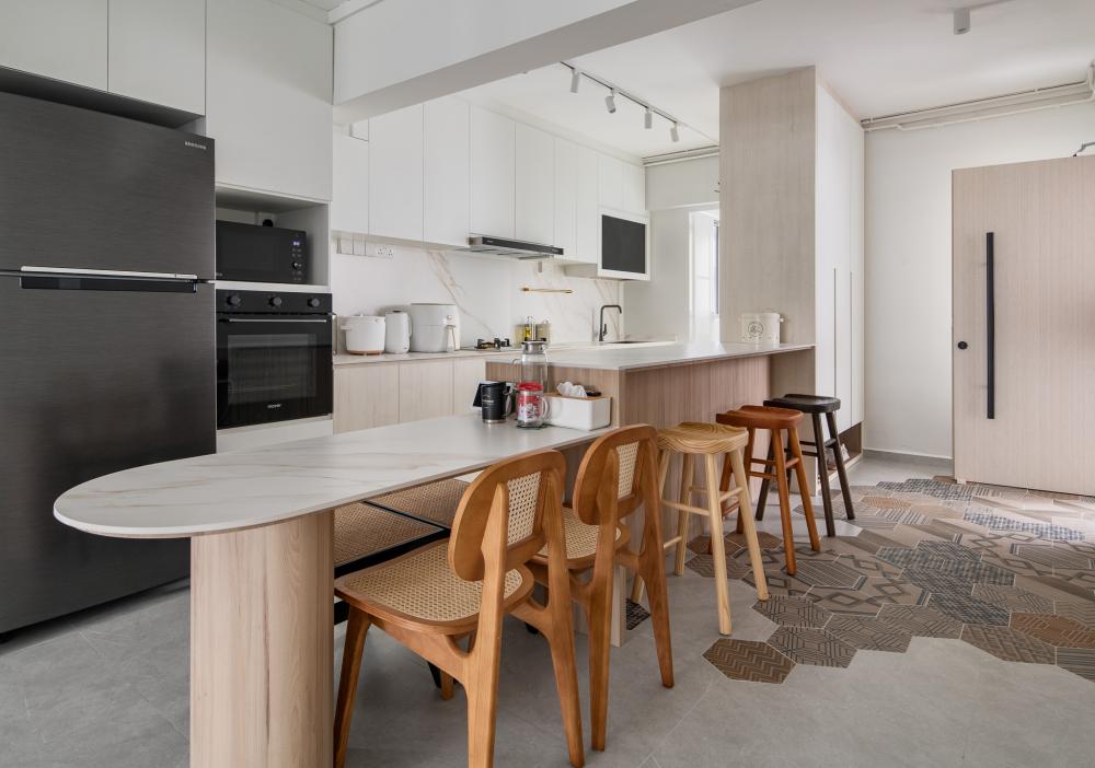 Contemporary Kitchen with Countertop and Homogeneous Tiles