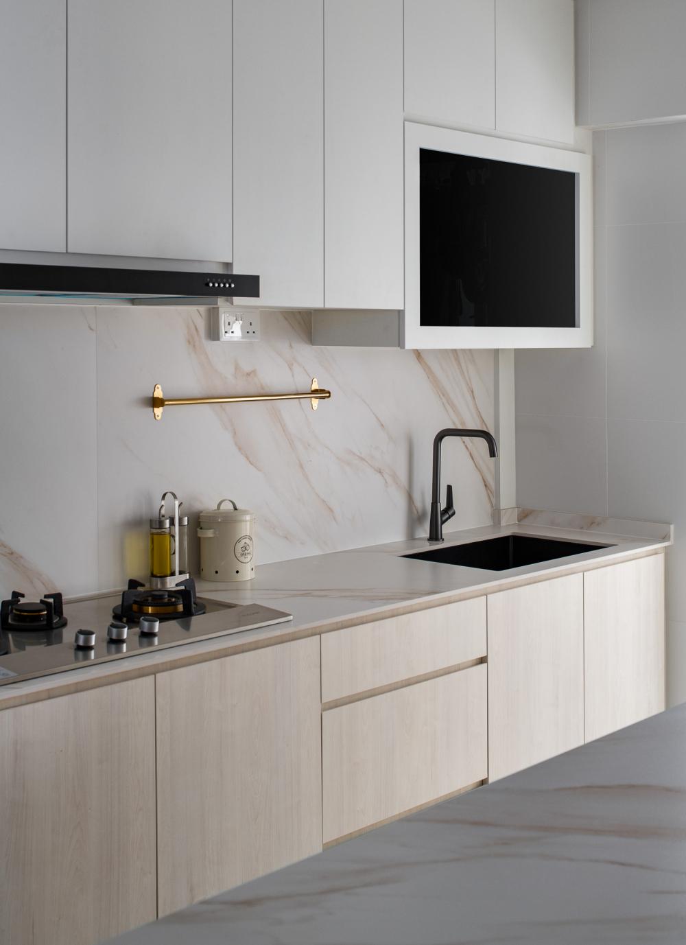 Contemporary Kitchen with Countertop and Homogeneous Tiles