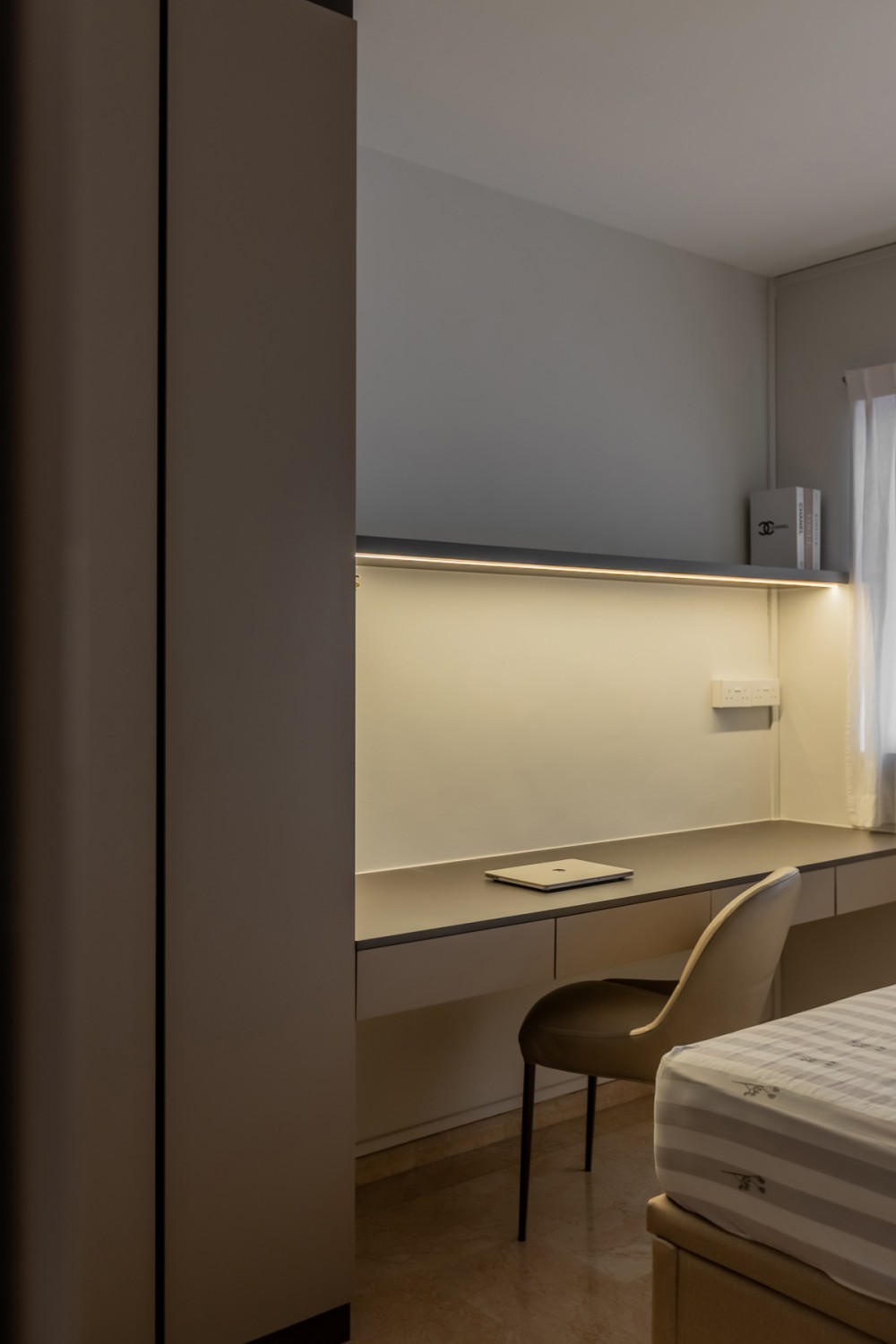 Contemporary Bedroom with Homogeneous Tiles and Wardrobe