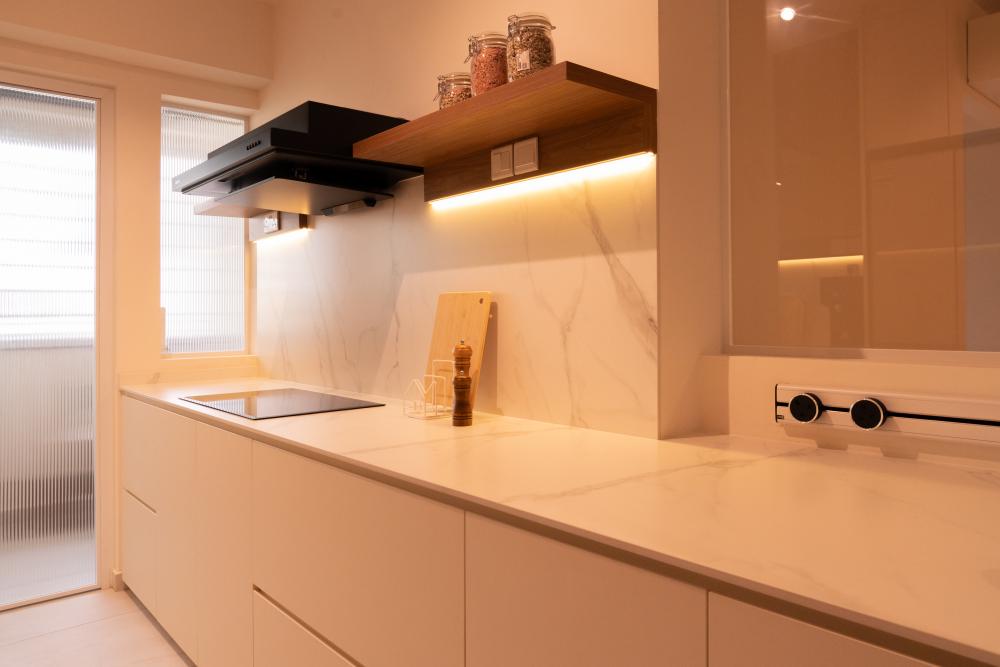 Contemporary Kitchen with Vinyl Flooring and Kitchen Window