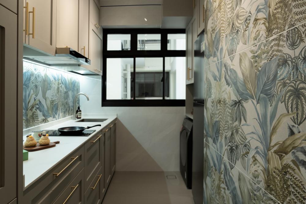 Contemporary Kitchen with Open Kitchen and Kitchen Backsplash