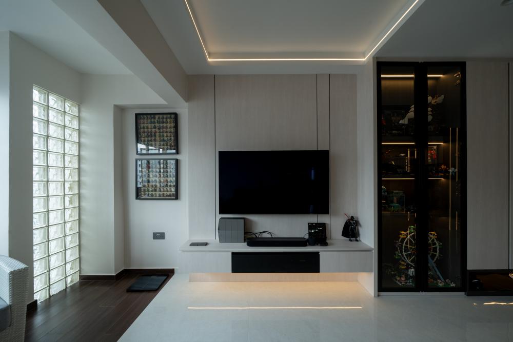 Modern Living Room with Sofa and TV