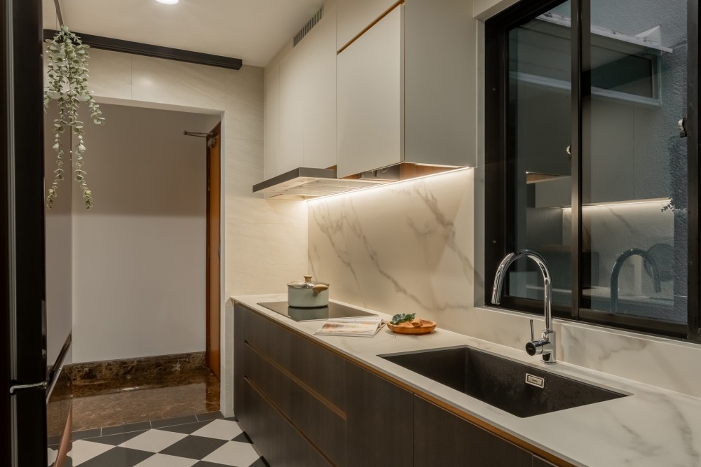 Contemporary Kitchen with Countertop and Homogeneous Tiles