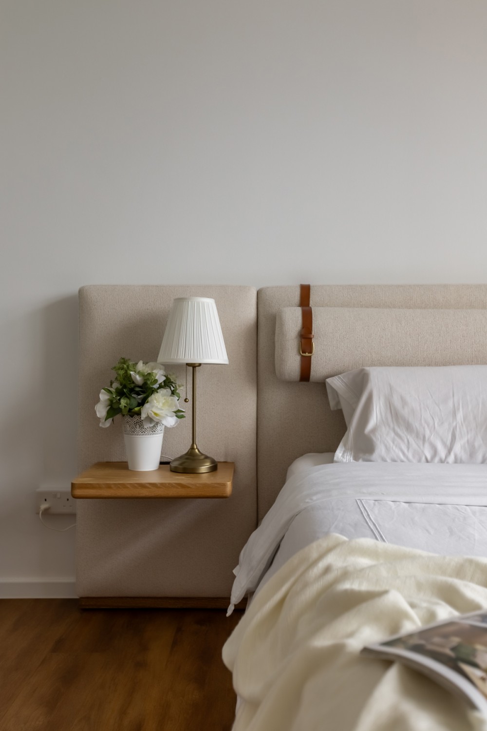 Contemporary Bedroom with Vinyl Flooring and Bedside Table