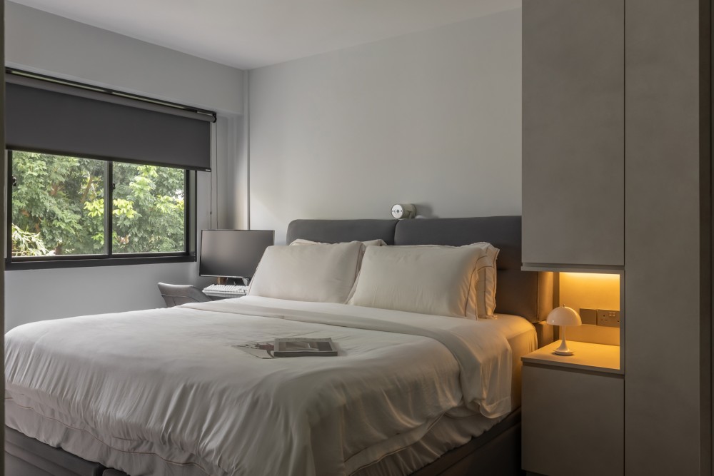 Minimalist Bedroom with Vinyl Flooring and Wardrobe