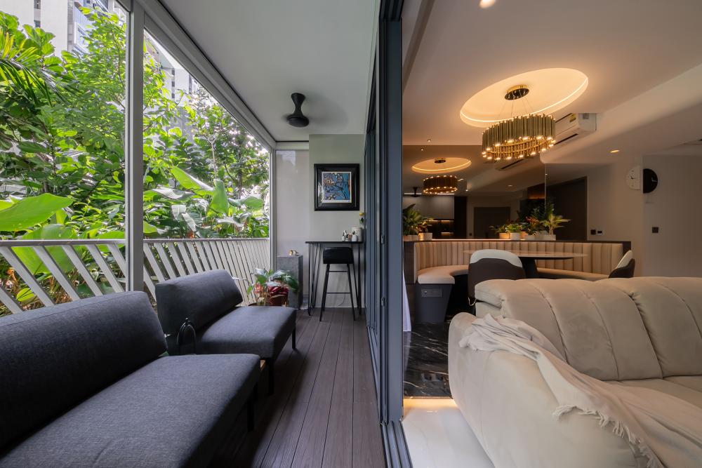 Contemporary Balcony with Outdoor Table and Outdoor Chairs