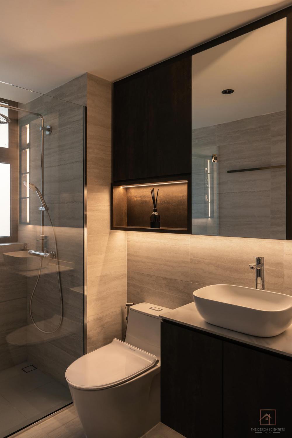 Contemporary Bathroom with Mirror and Bathroom Storage