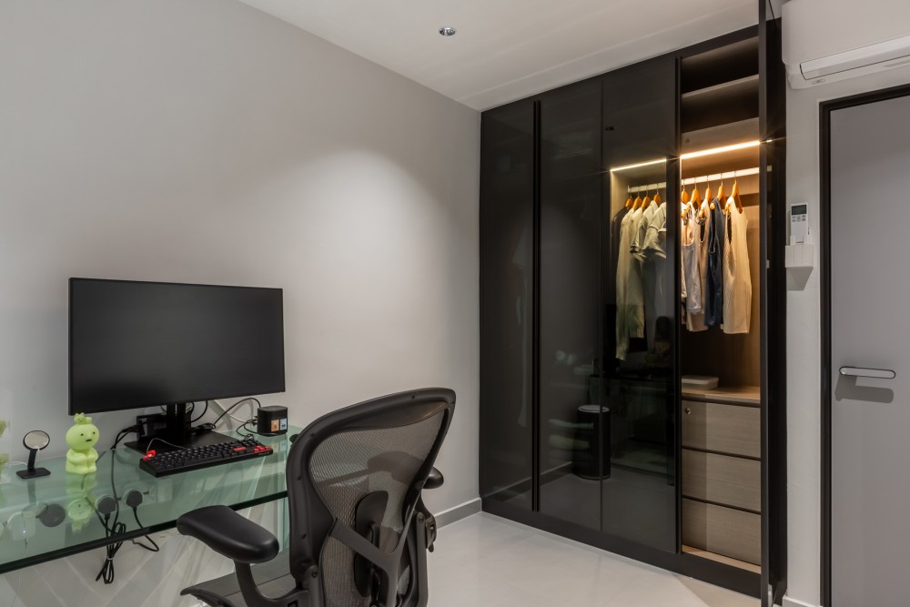 Contemporary Bedroom with Wardrobe and Sliding Wardrobe