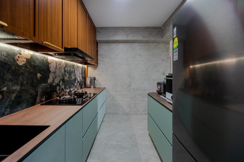 Modern Kitchen with Countertop and Homogeneous Tiles