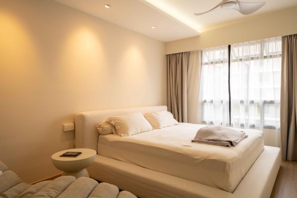 Minimalist Bedroom with Queen Bed and Bed
