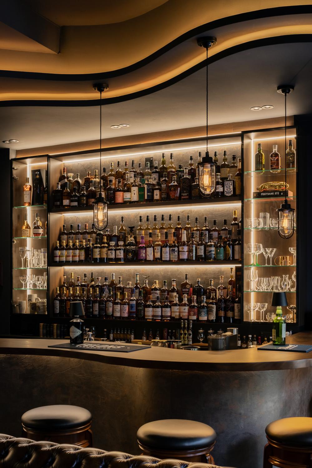 Industrial Home Bar with Countertop and Bar Counter