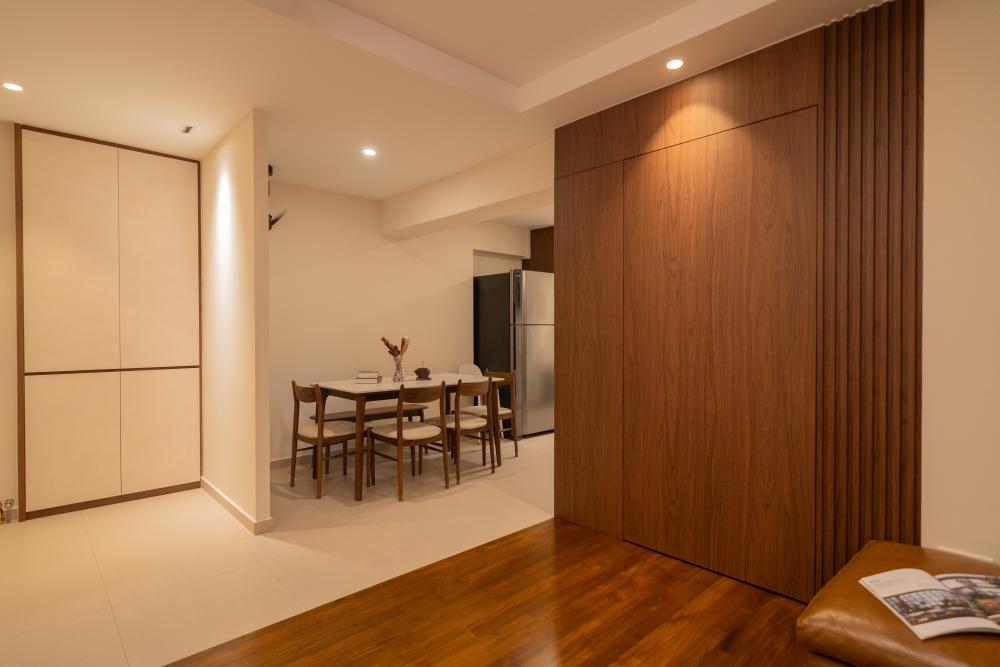 Modern Dining Room with Drop Light and Dining Table
