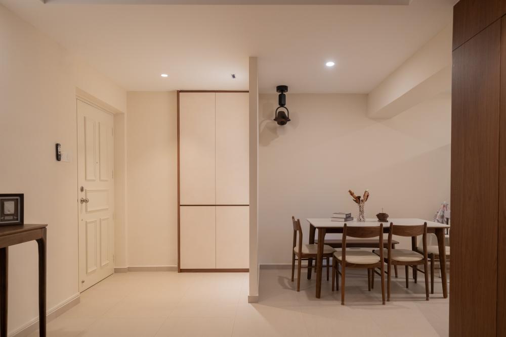Modern Entryway with Shoe Rack and Small Storage