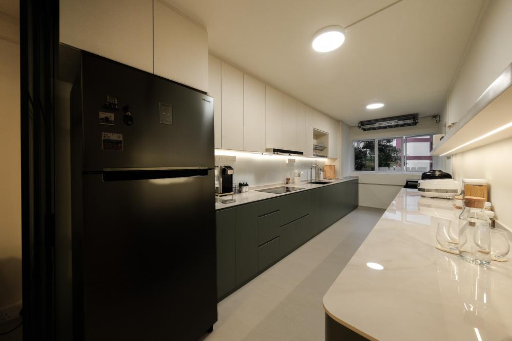 Scandinavian Kitchen with Homogeneous Tiles and Cement Floor