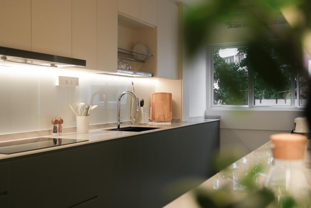 Scandinavian Kitchen with Homogeneous Tiles and Cement Floor