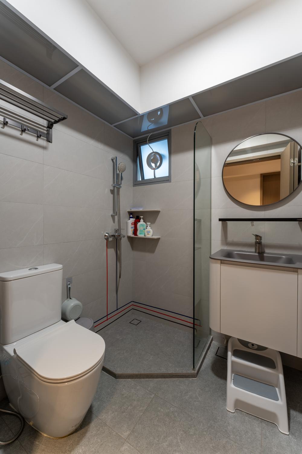 Scandinavian Bathroom with Countertop and Mirror