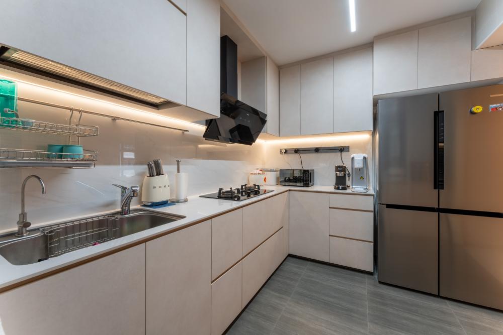 Scandinavian Kitchen with Countertop and Kitchen Backsplash