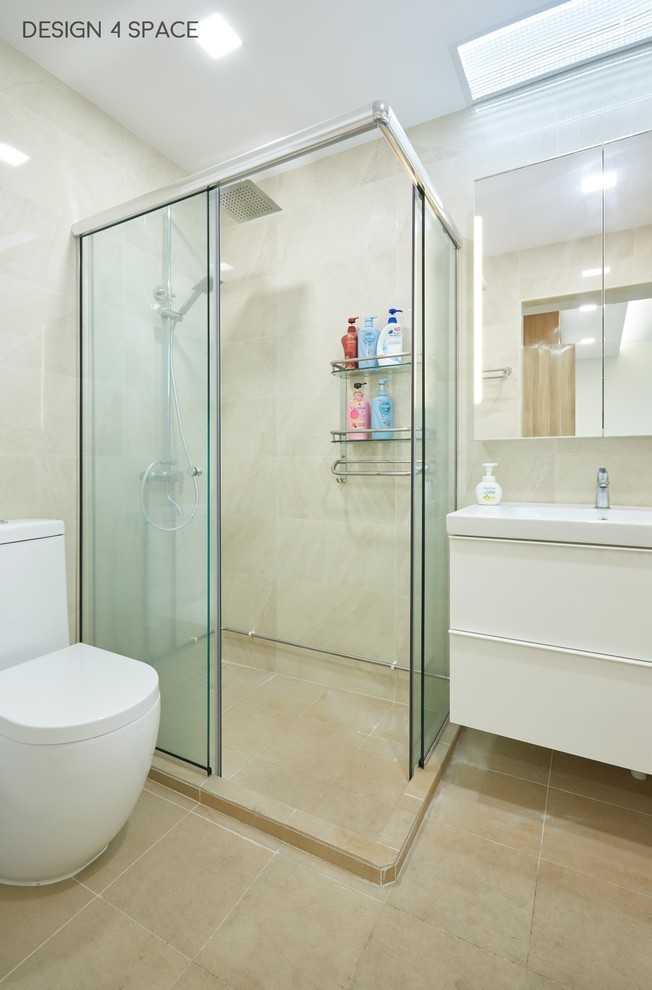 Modern Bathroom with Herringbone Tiling and Mirror