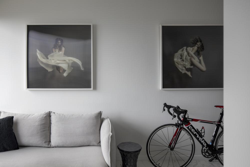 Modern Living Room with Artwork and Sofa