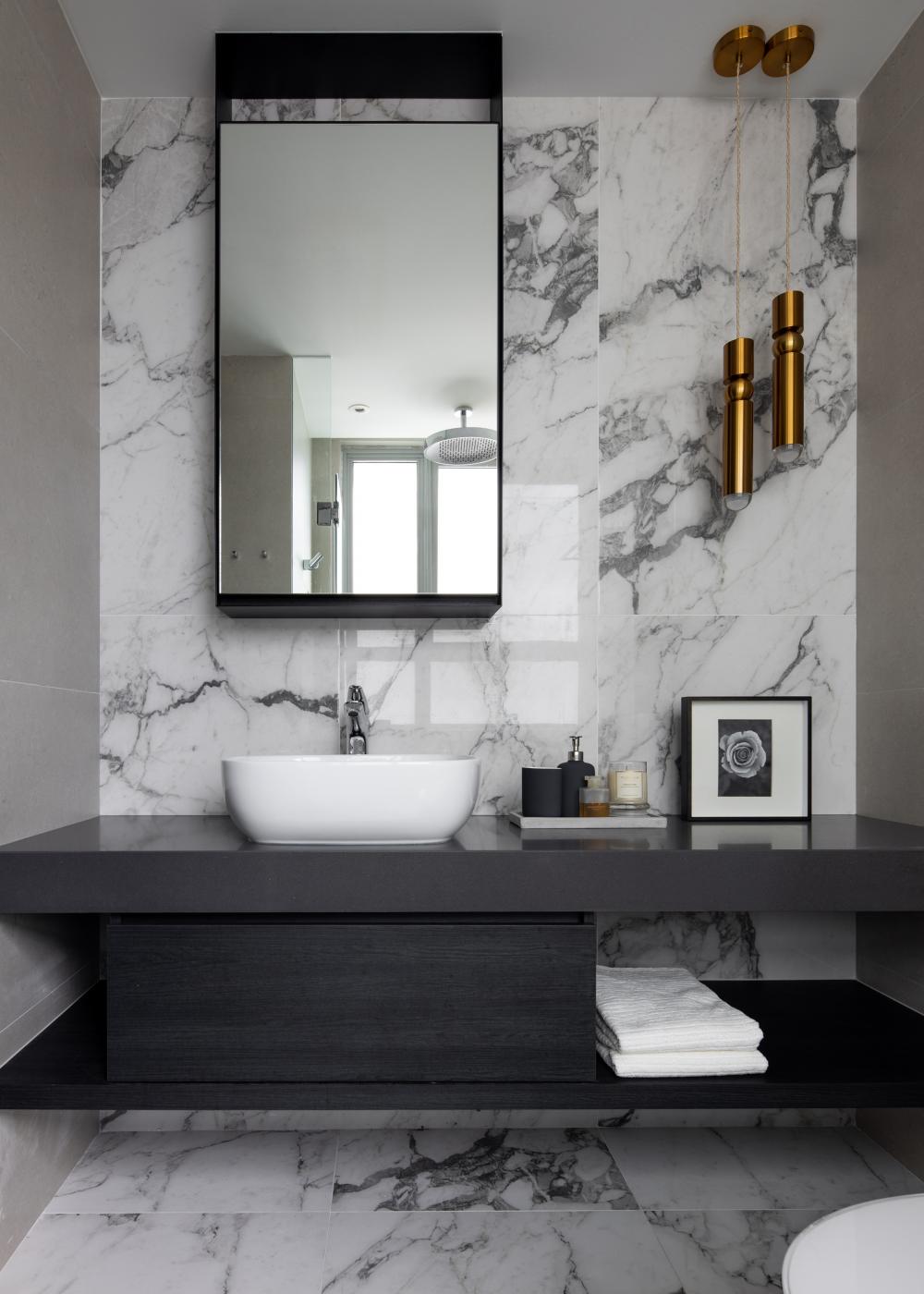 Modern Bathroom with Countertop and Marble Floor