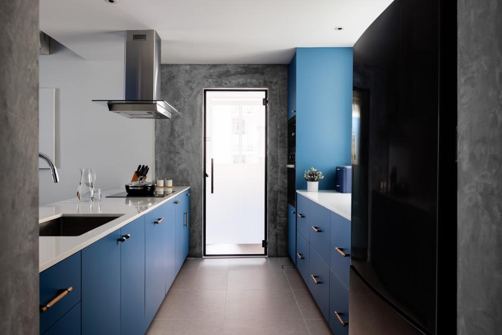 Scandinavian Kitchen with Countertop and Homogeneous Tiles
