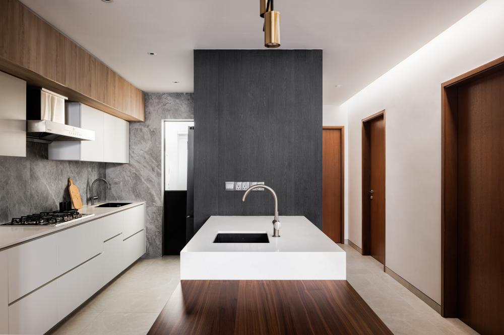 Contemporary Kitchen with Countertop and Kitchen Island