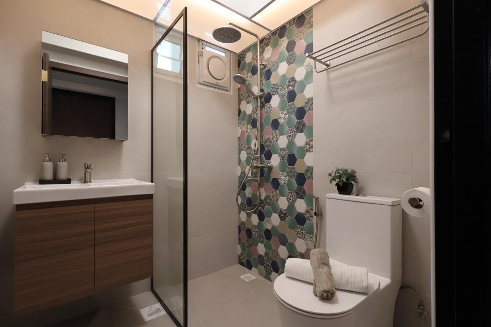 Contemporary Bathroom with Mirror and Shower Screen