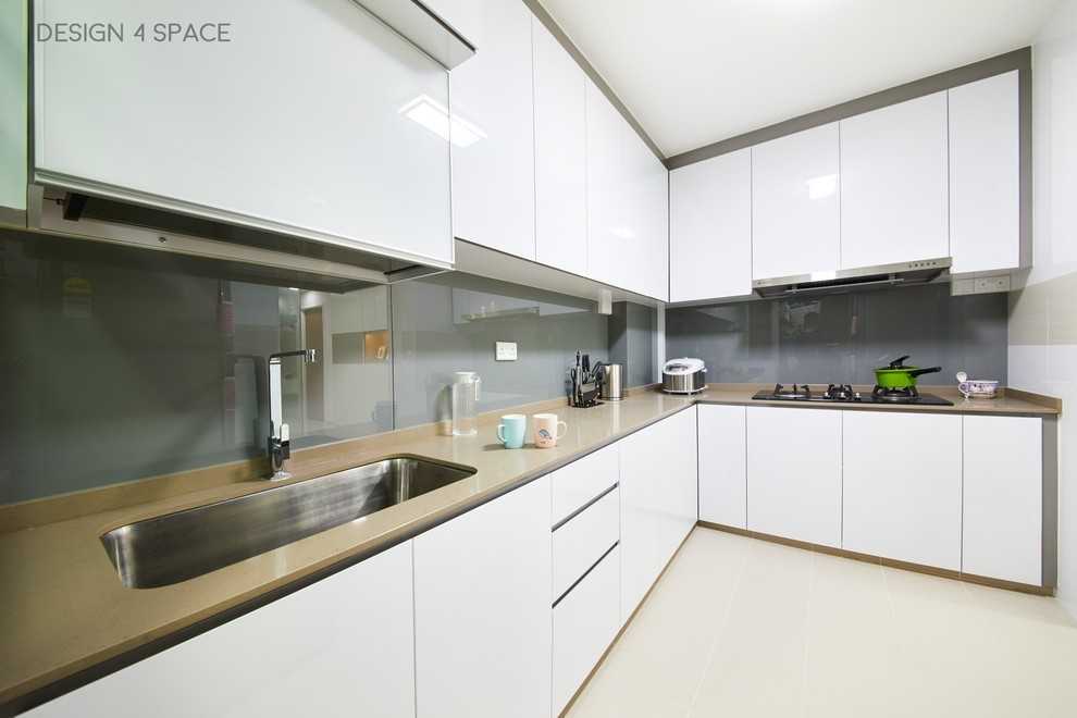Modern Kitchen with Wood Flooring and Kitchen Window