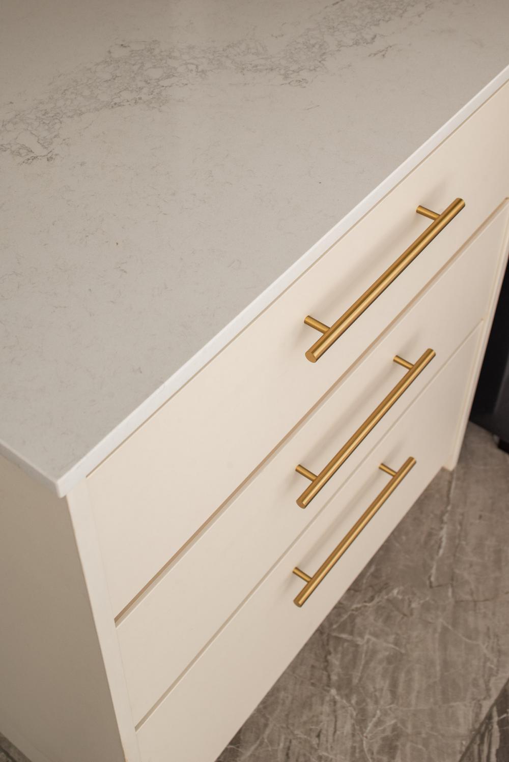 Contemporary Kitchen with Countertop and Homogeneous Tiles
