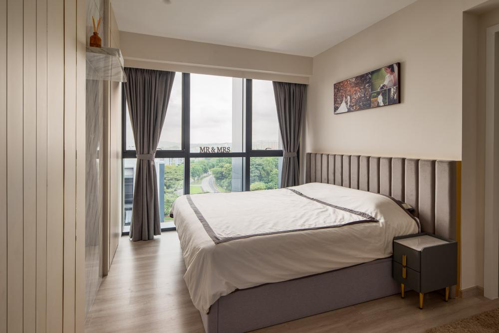 Contemporary Bedroom with Platform Bed and Vinyl Flooring