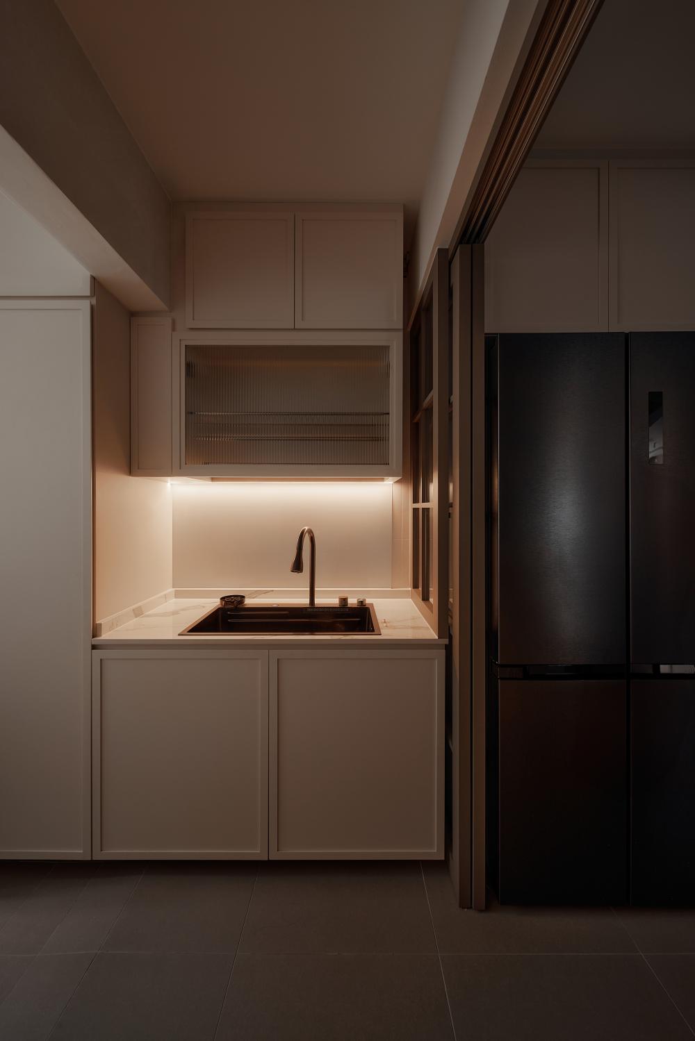 Modern Kitchen with Open Kitchen and Kitchen Backsplash