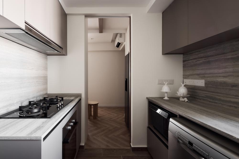 Modern Kitchen with Countertop and Wood Flooring