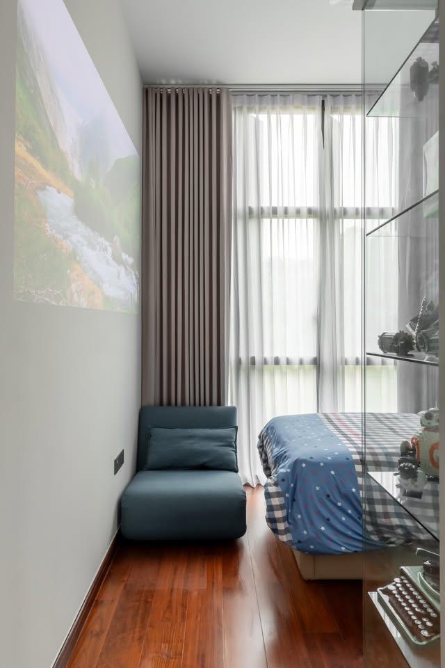 Modern Bedroom with Single Bed and Bed