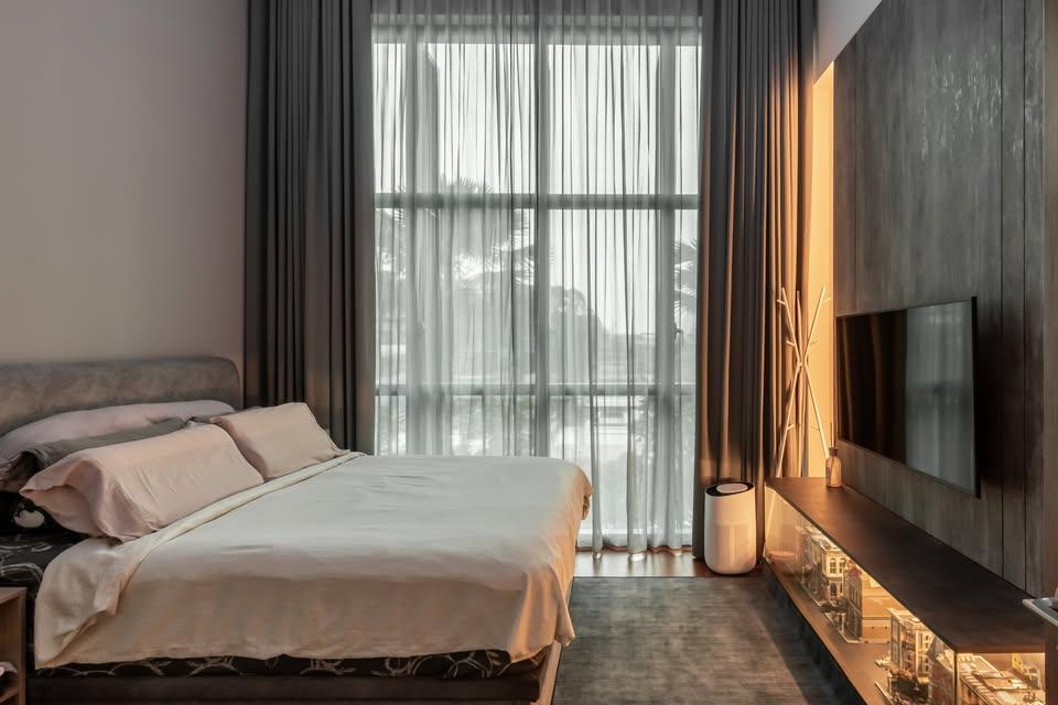 Modern Bedroom with Queen Bed and Bed