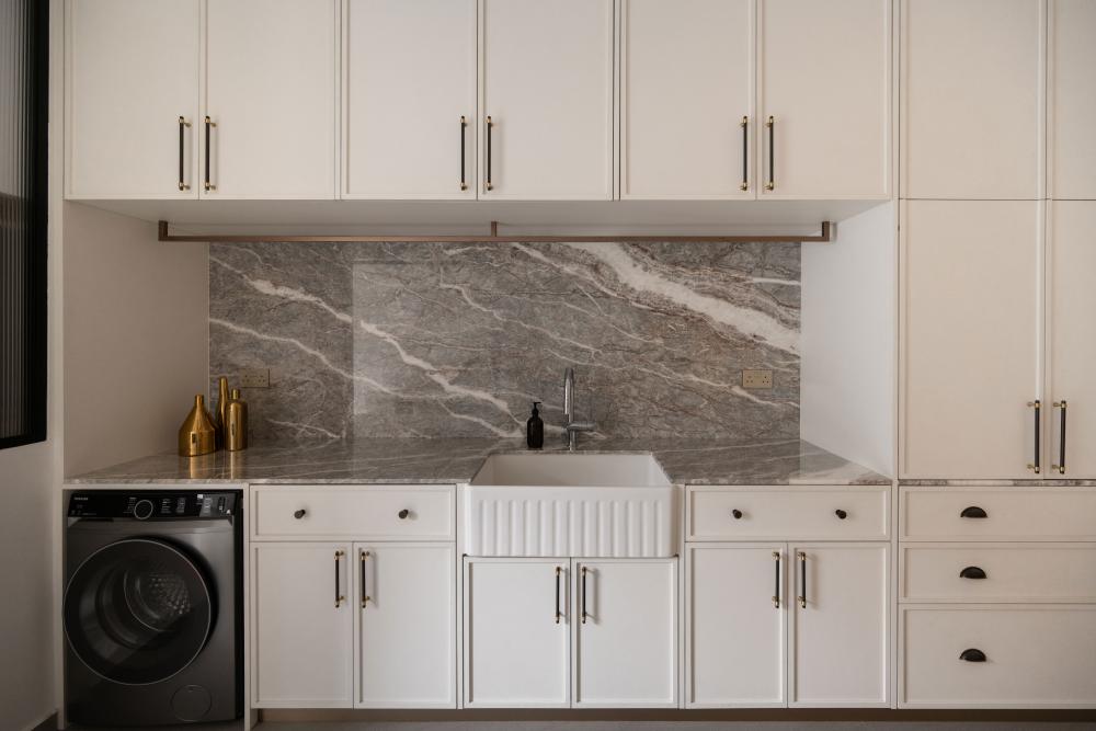 Modern Kitchen with Countertop and Open Kitchen