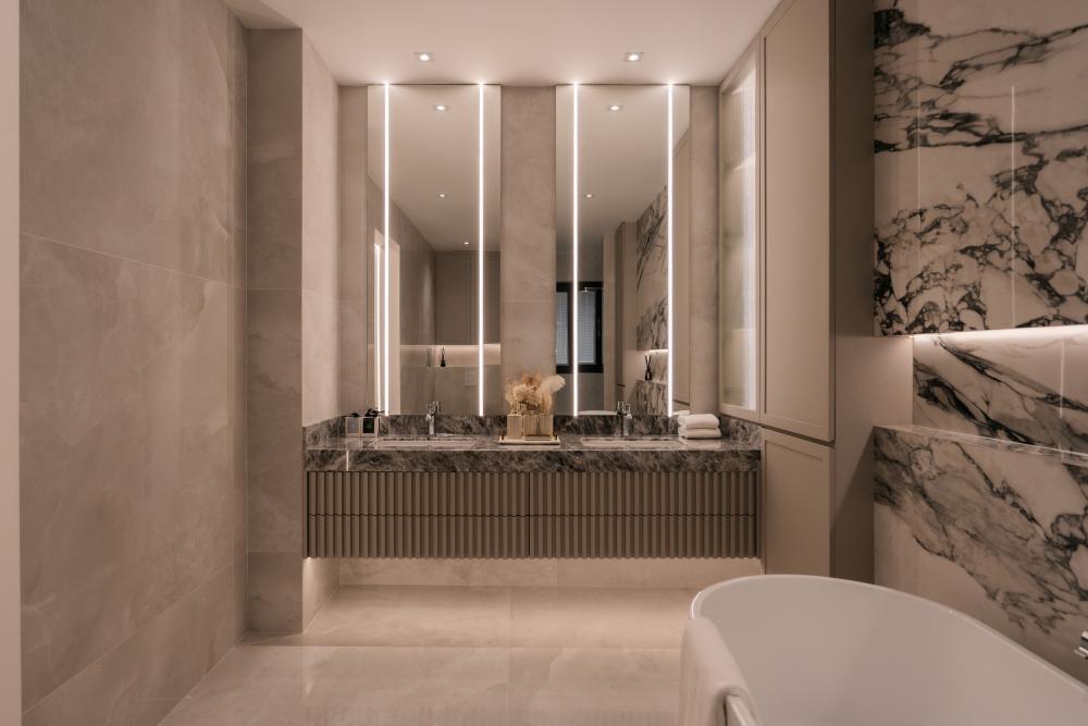 Modern Bathroom with Mirror and Flooring