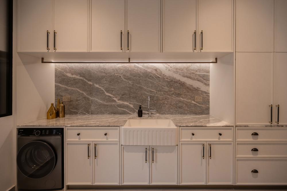 Modern Kitchen with Countertop and Open Kitchen