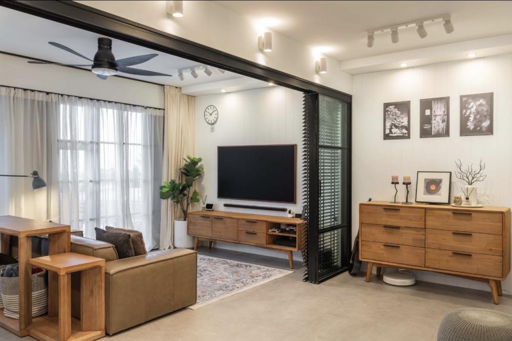 Vintage Living Room with Bookshelf and Countertop